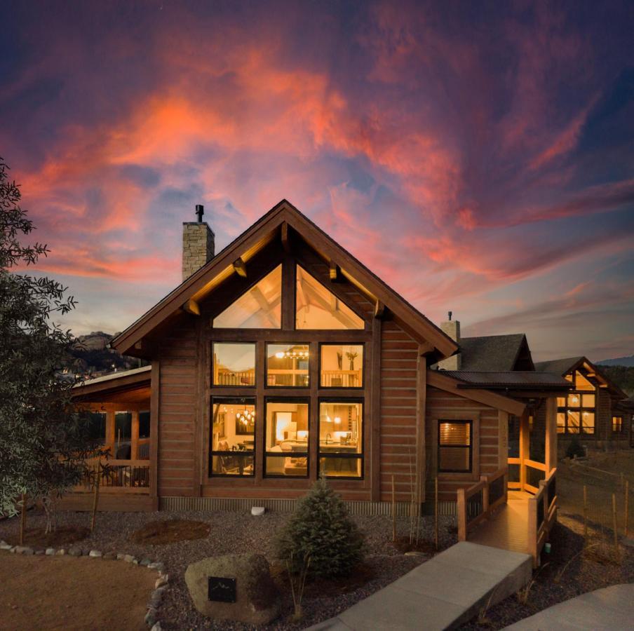 Chic Retreat Indoor Outdoor Fireplace, Private Jacuzzi, Great Location! استيس بارك المظهر الخارجي الصورة