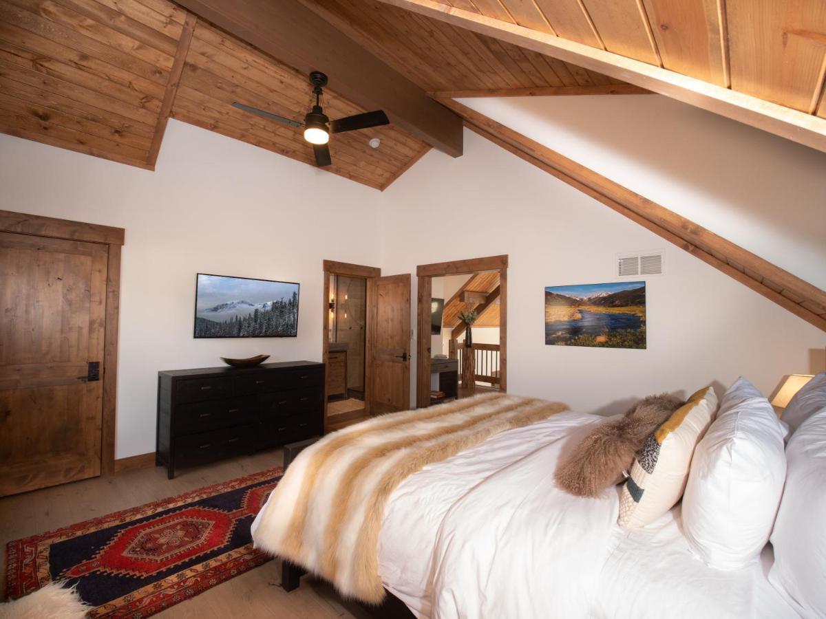 Chic Retreat Indoor Outdoor Fireplace, Private Jacuzzi, Great Location! استيس بارك المظهر الخارجي الصورة