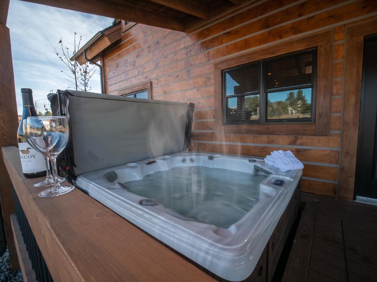 Chic Retreat Indoor Outdoor Fireplace, Private Jacuzzi, Great Location! استيس بارك المظهر الخارجي الصورة